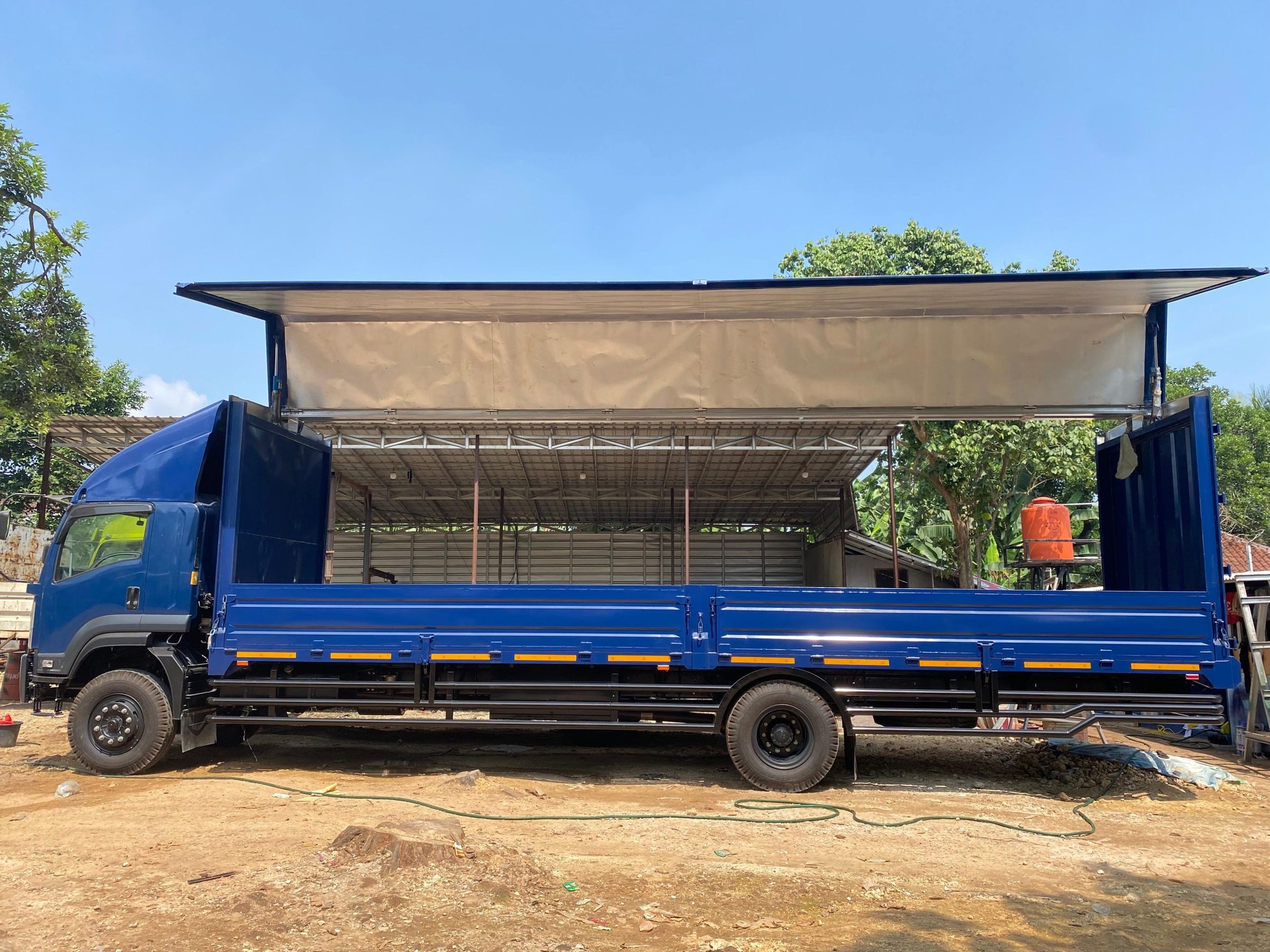 Karoseri Wingbox Hydraulic Dan Manual