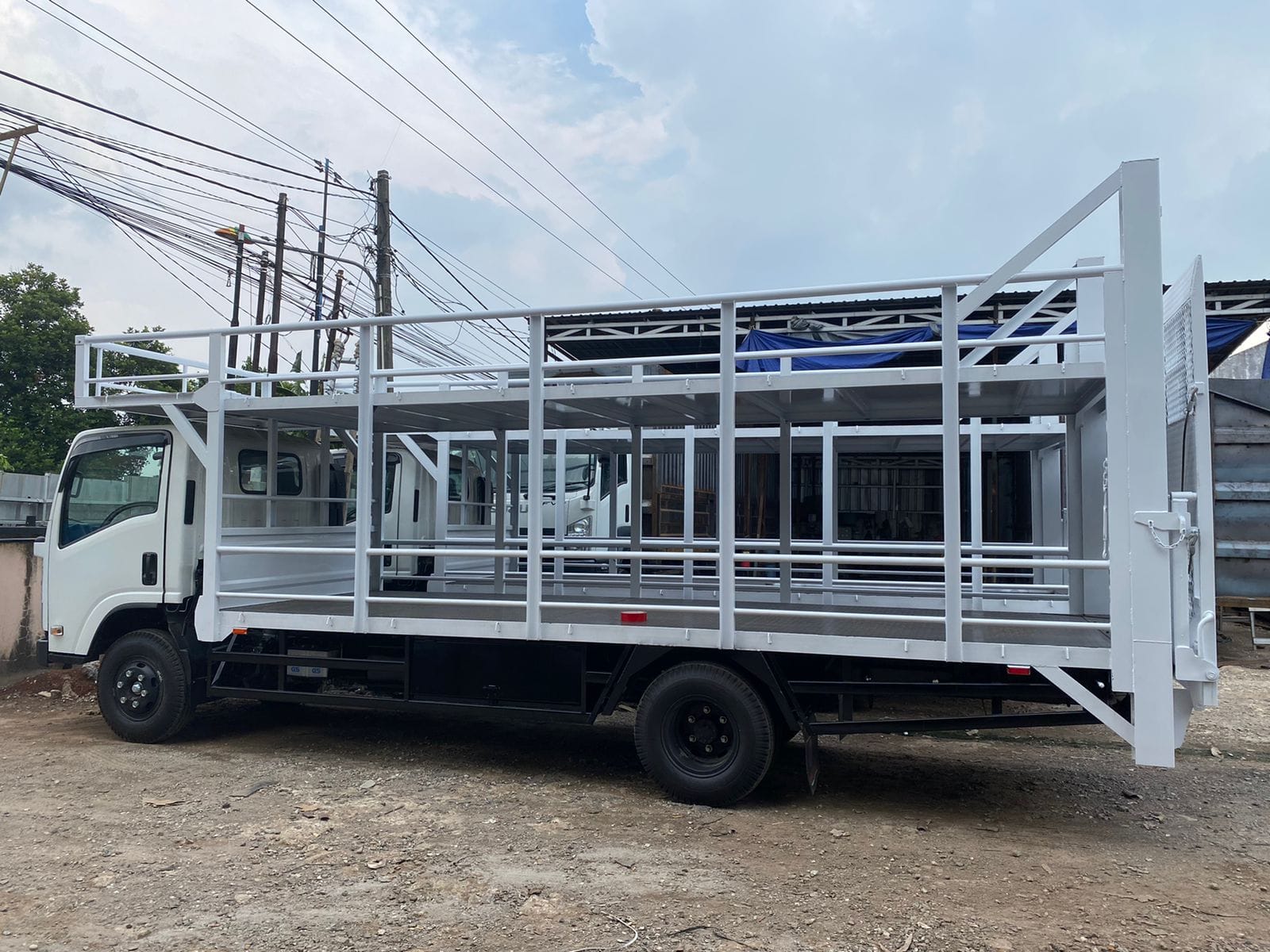 Karoseri Angkutan Sepeda Motor - Lift Gate System